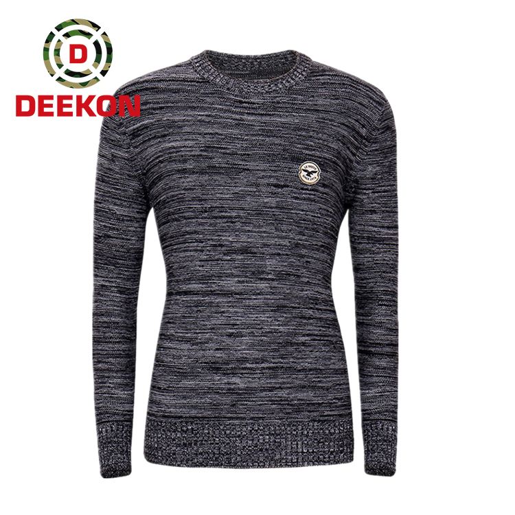Knitted Black & White Pullover